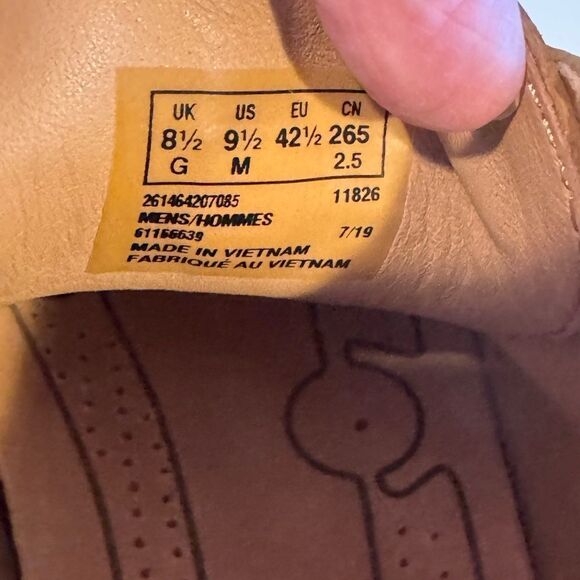 Clarks Tan Chukka Boots for Men - Picture 8 of 9